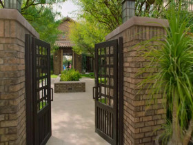 Sweet Life Los Angeles S01E10 480p x264-mSD EZTV