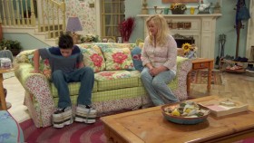 Sydney to the Max S03E01 720p DSNY WEB X264 Solar EZTV