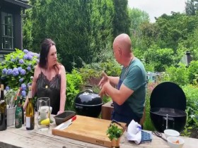 Symons Dinners Cooking Out S01E09 Meats and Sweets Feel the Heat 480p x264-mSD EZTV