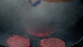 Symons Dinners Cooking Out S04E11 BBQ Burger Meltdown 720p WEB H264-KOMPOST EZTV