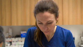 The Bad Skin Clinic S07E10 Hair 1080p AMZN WEB-DL DDP2 0 H 264-RAWR EZTV