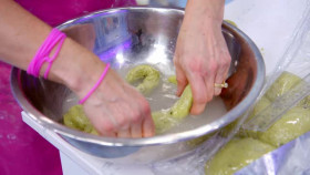 The Big Bake S04E01 XviD-AFG EZTV