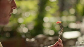 The Food That Built America S05E01 All American Marinara 1080p AMZN WEB-DL DDP2 0 H 264-NTb EZTV