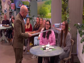 The Great British Bake Off An Extra Slice S11E05 480p x264-mSD EZTV