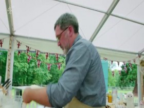 The Great British Bake Off S11E02 Biscuit Week 480p x264-mSD EZTV