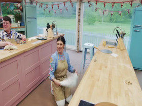 The Great British Bake Off S15E03 480p x264-mSD EZTV