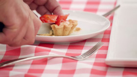 The Great British Bake Off S15E10 720p HEVC x265-MeGusta EZTV