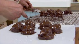 The Great Canadian Baking Show S03E02 WEBRip x264-CookieMonster EZTV