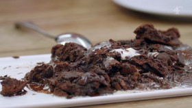 The Great Celebrity Bake Off For Stand Up To Cancer S05E02 1080p HEVC x265-MeGusta EZTV