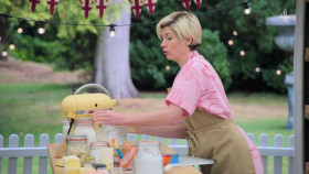 The Great Celebrity Bake Off for Stand Up To Cancer S07E01 1080p HDTV H264-DARKFLiX EZTV