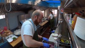 The Great Food Truck Race S16E08 720p WEB-DL DD 2 0 H 264-NTb EZTV