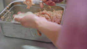 The Great Food Truck Race S17E02 1080p WEB h264-FREQUENCY EZTV