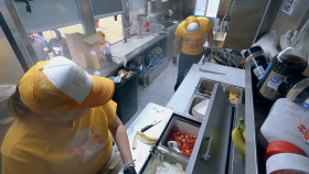 The Great Food Truck Race S17E04 1080p HEVC x265-MeGusta EZTV