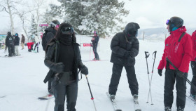 The Kardashians S05E07 The Peak and The Pit 1080p DSNP WEB-DL DDP5 1 H 264-NTb EZTV