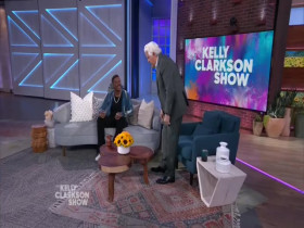 The Kelly Clarkson Show 2022 01 27 Jay Leno 480p x264-mSD EZTV