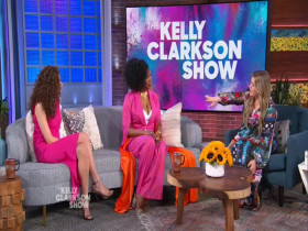 The Kelly Clarkson Show 2022 05 19 Emmy Rossum 480p x264-mSD EZTV