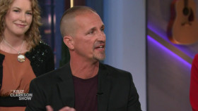 The Kelly Clarkson Show 2024 12 05 Good Neighbor of the Year Hour 1080p WEB h264-DiRT EZTV