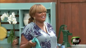 The Kitchen S14E12 Party in the Parking Lot 720p HDTV x264-W4F EZTV