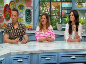 The Kitchen S32E03 What We Ate on Summer Vacation 480p x264-mSD EZTV