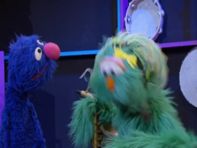 The NotTooLate Show With Elmo S02E14 480p x264-mSD EZTV