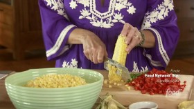 The Pioneer Woman S01E06 Ranchers Dinner 720p HDTV x264-W4F EZTV