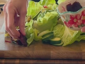 The Pioneer Woman S32E02 Spice It Up 480p x264-mSD EZTV