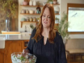 The Pioneer Woman S38E01 480p x264-mSD EZTV