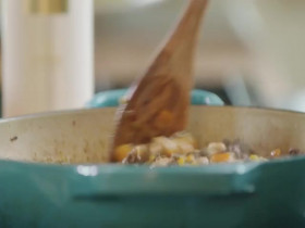 The Pioneer Woman S39E01 480p x264-mSD EZTV