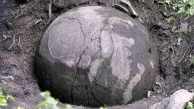 The Proof is Out There S02E20 UFO Eruption and Alien Spheres 720p HEVC x265-MeGusta EZTV