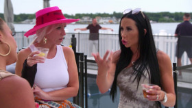 The Real Housewives of New Jersey S13E08 Pizza Gate 1080p AMZN WEBRip DDP2 0 x264-NTb EZTV