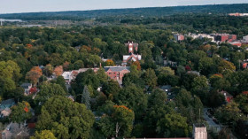 The Spencer Sisters S01E10 720p HDTV x265-MiNX EZTV