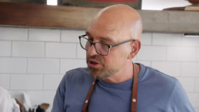 Throwdown with Michael Symon S01E03 Crunchy Asian Fried Chicken 720p HEVC x265-MeGusta EZTV