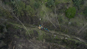 Thru S02E03 1080p WEB H264-SUBSCRiBE EZTV