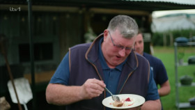 Tom Kerridge Cooks Britain S01E04 1080p HDTV H264-DARKFLiX EZTV