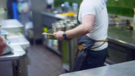 Tom Kerridge Secrets Of The Pub Kitchen S01E04 1080p WEB H264-CBFM EZTV