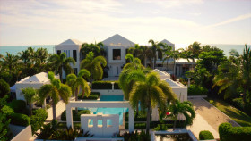 Too Hot to Handle S06E03 Ill Have What Shes Having 1080p NF WEB-DL DDP5 1 H 264-FLUX EZTV