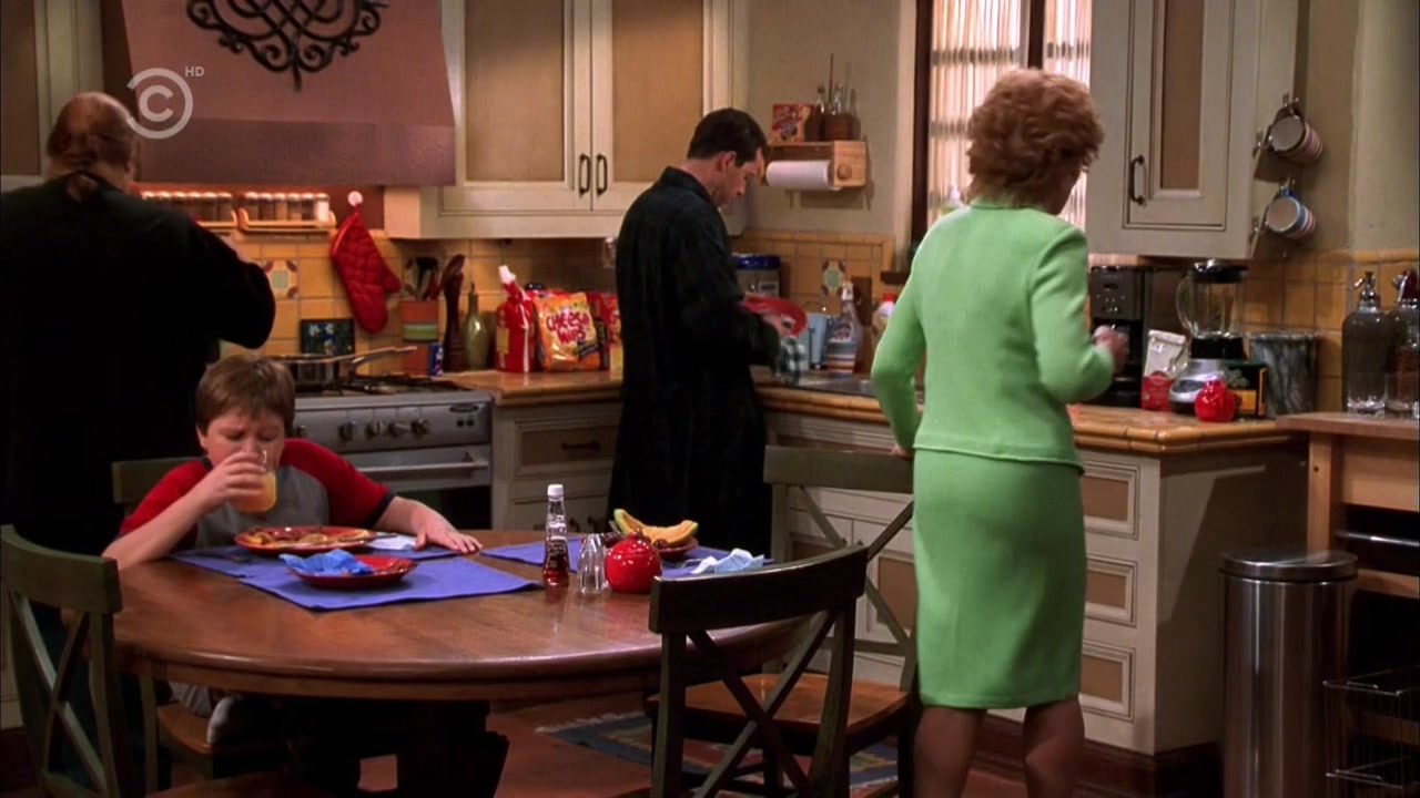 Two and a Half Men / 3x19 / Golly Moses, Shes A Muffin