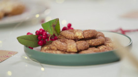 Ultimate Christmas Gift Guide With Josie Gibson S01E02 1080p WEB H264-CBFM EZTV