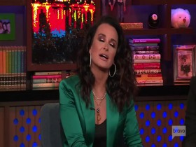 Watch What Happens Live 2019 03 12 Kyle Richards and Thom Filicia 480p x264-mSD EZTV
