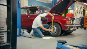 Wheeler Dealers S19E03 Austin Allegro Vanden Plas 1080p WEB h264-B2B EZTV